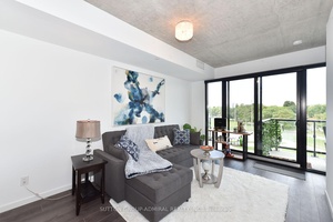 Fabulous 2 bedroom, 2 bathroom boutique condo overlooking 3.