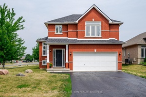 This immaculate all brick bungaloft in Peterborough's sought after west end may be just what you're looking for !