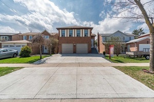 Beautiful Detached Raised Bungalow In Sought After Neighborhood.