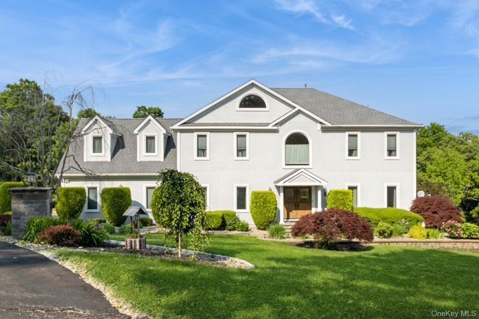 Elegant stucco colonial