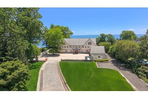 Once in a lifetime waterfront living !