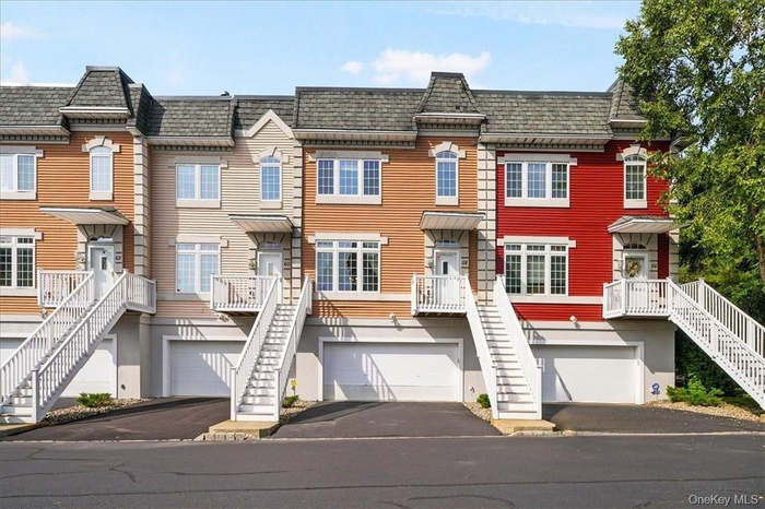 Welcome to 58 Alexander Ct!