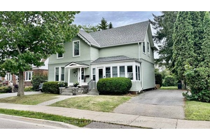 Excellent south ward, 3 bedroom home on full town lot.