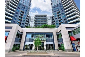 NICE NEIGHBOURHOOD, ACCESS TO SHOPS ON YONGE, NICE SCHOOL AROUND, FMILY AREA