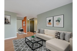 Welcome to this immaculate 1 bedroom, 1 bathroom condo nestled in the sought after Goreway Drive Corridor.