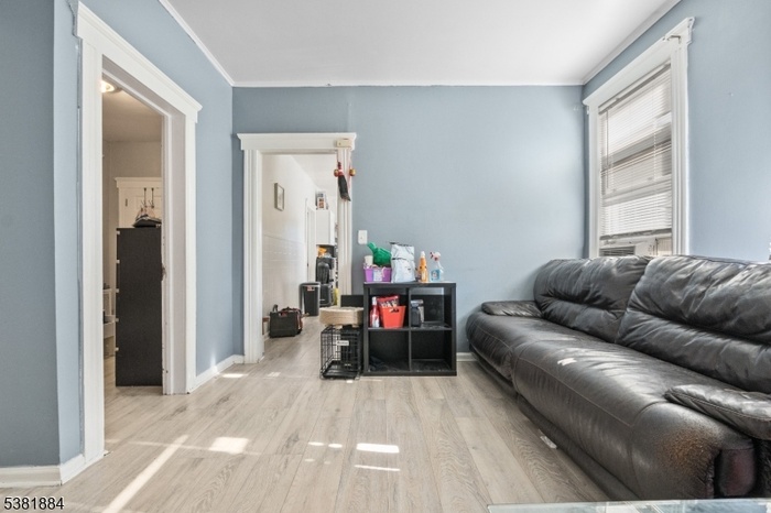 UNIT1LIVINGROOM