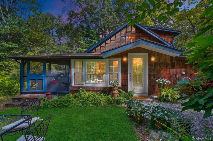 Welcome to Hill and Dale 6 Beech Trail Carmel NY
