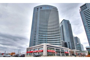 Bright amp ; sunny south west corner w sunrise view at world on yonge luxury condo, spacious 2 bdrms den 2 full baths, 9ft ceilings, laminate floor, modern open concept ...
