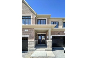 3 yrs New Townhouse At Angus Glen Area.
