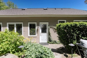 Designed with senior living in mind and no exterior maintenance required, this 2 bedroom 2 full washroom home features a main floor primary bedroom and a 3 piece en suite ...