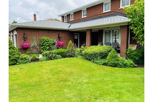 Humber River Ravine Lot. Welcome to 21 Disan Court, in the Heart of Thistletown Beaumond Heights Community ; a vibrant amp ; welcoming neighbourhood.