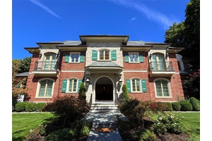 A spectacular construction home, with 5 bedrooms, 7 baths, Located in the heart of Great Neck Estate, this 5100 sq.