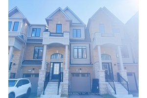 One Year New Bright Townhouse In High Demand Downtown Whitby !