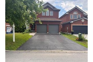 Spacious 4 Bedroom Rental Backing Onto Ravine in Prime Location !
