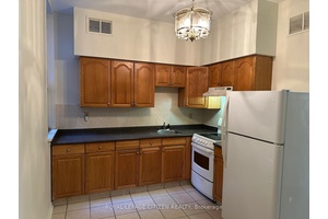 This bright and inviting 2 bedroom apartment offers a comfortable living space in a highly sough after neighborhood.
