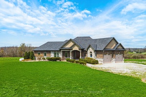 RemarksPublic Welcome to country living at its finest !