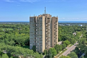 Welcome to The Oaks one of Falgarwoods most established and highly regarded condominium communities.
