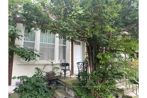 Fabulous furnished and equipped Forest Hill Village semi.