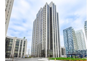 This expansive 2 bedroom plus den, 2 bathroom residence offers 1, 314 sq.