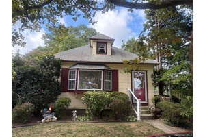 Excellent Starter Home ! !