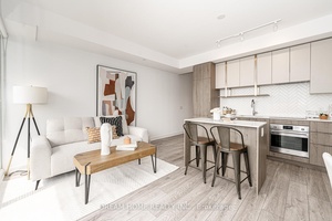 Located at Yonge amp ; Finch, this 3 year new modern Azura Condo offers a functional layout with a large open balcony 190 sq.