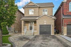 Fabulous Detached 4 Bed Rooms Home Is Located In One Of Bradford's Most Friendly Neighborhoods, Total Of 4 Washrooms, 3 On Second Floor.