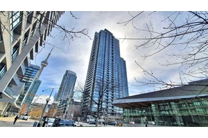 Bright Corner Unit 2 1 Bedrooms, 2 Bathrooms With Parking and Locker.