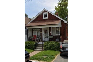 Charming 1 bedroom bungalow in a highly sought after neighbourhood, offering the perfect balance of comfort and convenience.