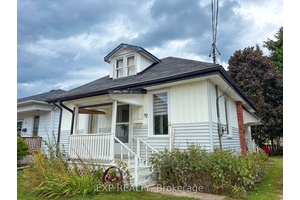 Charming Fixer Upper in a Nice Neighborhood !