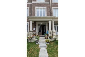 Experience Luxury and Convenience in Prime Caledon !