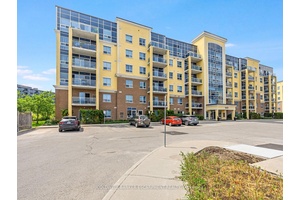 Make this beautifully 2 bedroom plus den condo in Clarke yours !