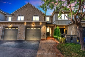 Exquisite Townhome in greatly desired Millcroft Community Experience refined living in a neighbourhood graced by Millcroft Golf club, Millcroft Park, Top Rated Schools and more.