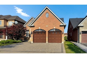 RAVINE LOT ! Absolutely stunning 4 bedroom bungalow loft backing onto a serene pond and ravine, located in a quiet, prestigious neighborhood just minutes from Summit Golf amp ; Country ...