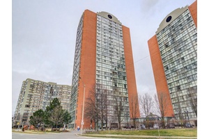 Welcome To City Centre Living, Where Everything Is At Your Fingertips in One of the Most Sought After Communities in Mississauga.