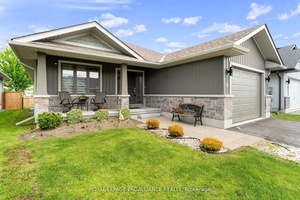 Welcome to 90 Aldersgate Drive, a stunning 1437 sq ft bungalow built by Duvanco Homes in 2019.