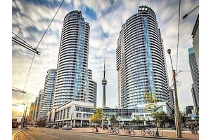 Bright amp ; Spacious 1 Bedroom Condo, Water front, Prime Location, 9ft Ceiling, Panoramic City View, Upgraded Kitchen, Granite Countertop, Glass Breakfast Bar, Floor to Ceiling Windows, Marble Floor Foyer, ...