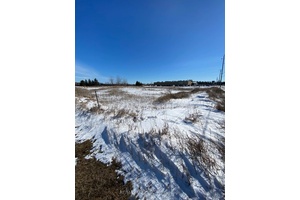 Welcome to 71 Osborne Road in Clarington.