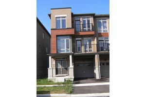 Amazing ! ! ! Sun Filled END UNIT Townhouse like Semi on 24.