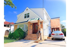 Diamond condition, Prime location, 2 family house with Doctor's office.