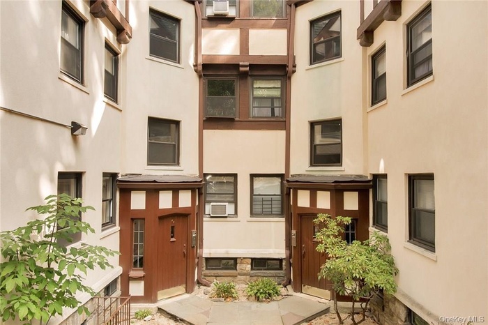 Welcome to 64 Kensington Road!