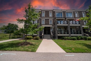Stylish Corner Unit 2 Bed, 2 Bath Stacked Townhouse in Prime Markham Location !