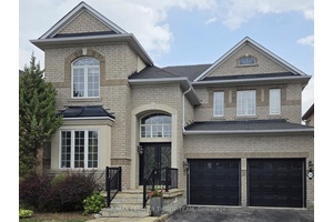 Welocme to 59 Rossi Dr. A stunning 2 Storey detached home in the sought after Vellore Village Community.