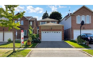 Gorgeous Fully Detached 2 Storey Home In A Desirable Family Friendly Neighborhood !