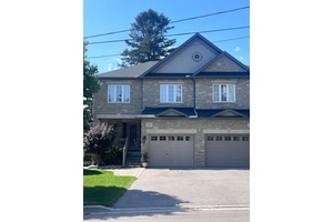 Welcome to this beautifully upgraded 3 bedroom, 4 bathroom semi detached home in highly desirable Port Whitby.