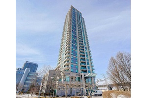Gorgeous 1 Bedroom Den In This Luxury Condo Built By Monarch With Large Balcony.
