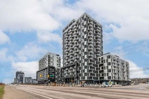 2 bedroom, 2 bathroom corner unit !
