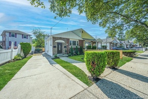 This is the deal you ve been waiting for in Jamaica, Queens !