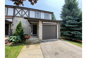 Rare Opportunity ! ! ! Quiet End Unit Townhouse !