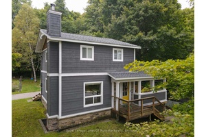 Welcome to this stunning 3 bedroom, 2 bath home perfectly located in the heart of downtown !