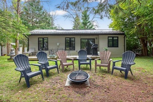 Your Cozy Cottage Escape on the Burnt River.